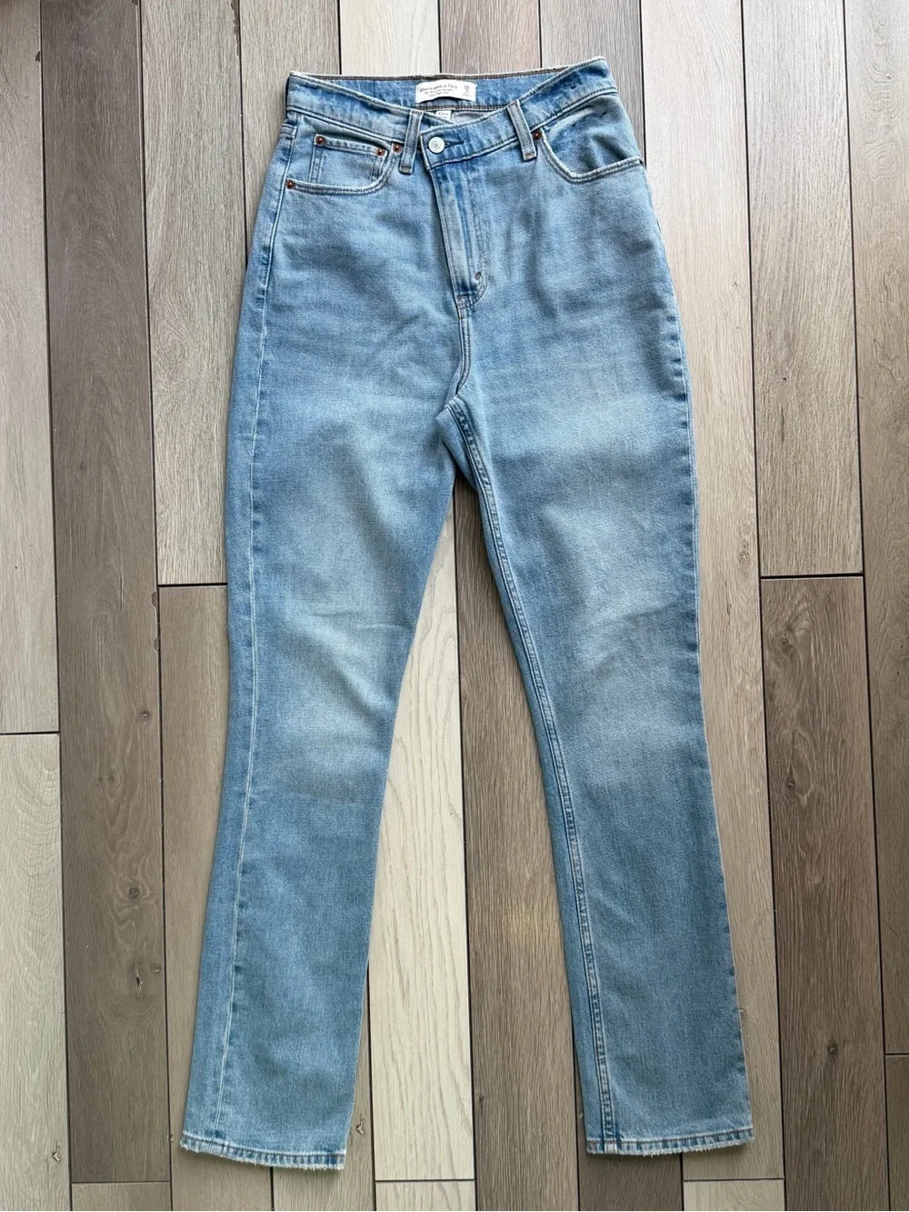 Abercrombie & Fitch The 90s Slim Straight Ultra High Rise Jeans - Picture 1 of 7